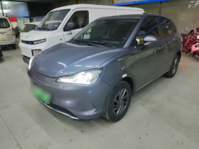 哪吒汽车 哪吒V 2022款 潮 300 Lite 三元锂