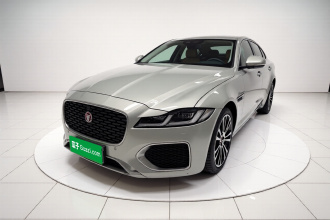 捷豹XFL 2024款 2.0T P250 两驱尊享豪华版