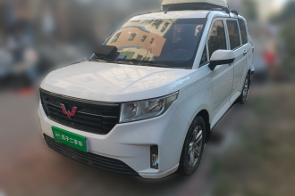 五菱汽车 五菱宏光PLUS 2019款 1.5T 手动舒适型 7座