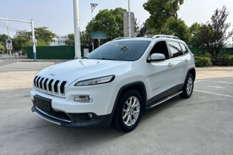 Jeep 自由光 2017款 2.0L 优越版
