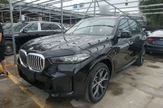 宝马X5 2026款 改款 xDrive 30Li 尊享型M运动曜夜套装