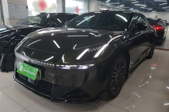 领克10 EM-P 2025款 240四驱Ultra运动版