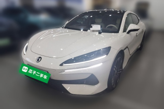 腾势Z9GT 2024款 1100四驱Ultra版
