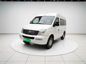 上汽大通MAXUS 新途V80 2021款 2.0T 手动经典傲运通短轴中顶5/6座