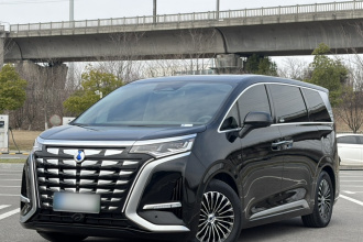 腾势D9 2022款 DM-i 970 四驱旗舰型