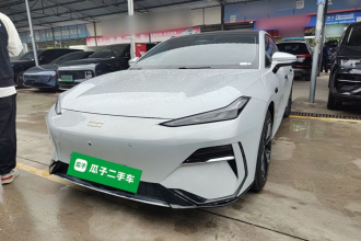 吉利银河 银河E8 2025款 700km 远航智驾版