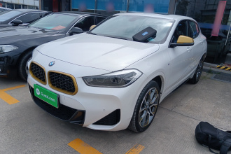 宝马X2 2023款 sDrive 25i 曜熠版