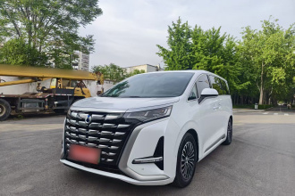 腾势D9 2022款 DM-i 970 四驱旗舰型