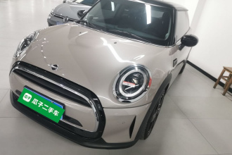 MINI 2023款 改款 1.5T COOPER 艺术家
