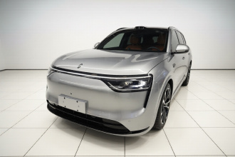 鸿蒙智行 问界M8 2025款 增程 Ultra版 53.4kWh 5座版 (192线激光雷达）