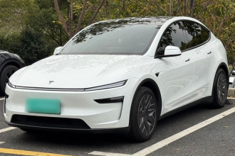 特斯拉 Model Y L 2025款 长续航全轮驱动版