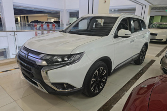 三菱 欧蓝德 2020款 2.4L 四驱致享版 5座