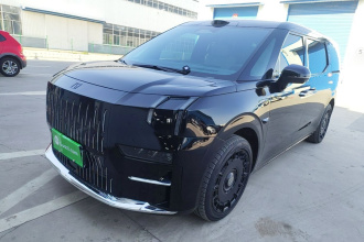 极氪009 2024款 六座行政版四驱 108kWh