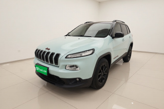 Jeep 自由光 2016款 2.4L 专业智能版