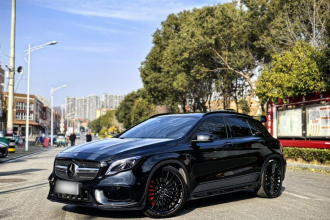 奔驰GLA AMG 2017款 改款 AMG GLA 45 4MATIC