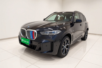 宝马X5 2026款 xDrive 30Li 尊享型M运动曜夜套装