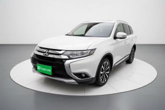 三菱 欧蓝德 2018款 2.0L 两驱荣耀版 5座