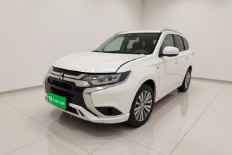 三菱 欧蓝德 2021款 2.0L 两驱畅行版 5座