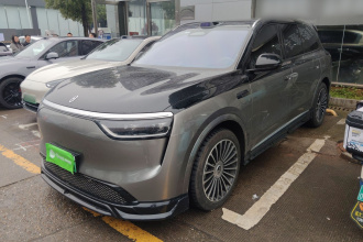 鸿蒙智行 问界M8 2025款 纯电 Max+ 六座长续航版 (192线激光雷达）