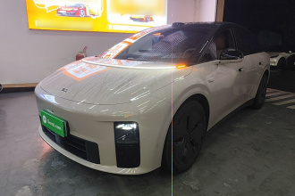 理想汽车 理想i6 2025款 两驱标准版