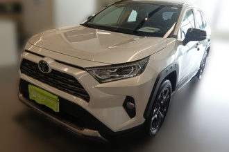 丰田 RAV4荣放 2022款 2.0L CVT四驱尊贵版