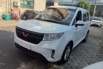 五菱汽车 五菱宏光PLUS 2021款 营运版 1.5L 手动标准型 7座