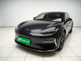 吉利银河 银河星耀8 2025款 130km EM-i 尊享版