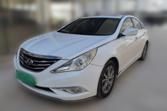 现代 索纳塔 2015款 经典 2.0L 自动豪华版