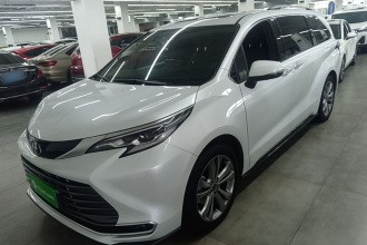 丰田 赛那SIENNA 2024款 2.5L混动 臻享尊贵版
