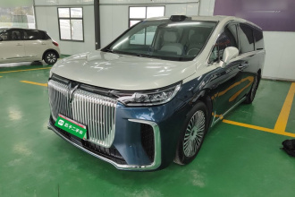 岚图汽车 岚图梦想家 2025款 PHEV 四驱旗舰乾崑版