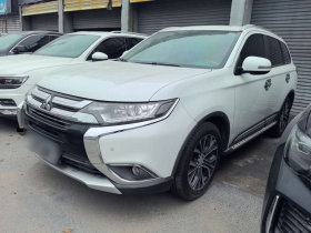 三菱 欧蓝德 2018款 2.0L 两驱嘉乐版 7座