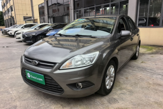 福特 福克斯 2013款 三厢经典 1.8L 手动基本型
