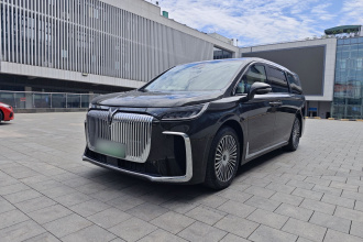 岚图汽车 岚图梦想家 2025款 PHEV 四驱尊贵鲲鹏版
