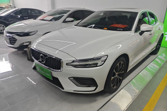 沃尔沃S60 2021款 T4 智逸豪华版