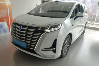 腾势D9 2025款 DM-i 智驾版 1020 四驱旗舰型