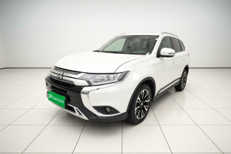 三菱 欧蓝德 2020款 2.0L 两驱畅享版 7座