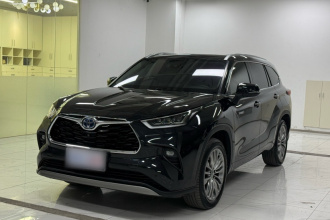 丰田 汉兰达 2022款 双擎 2.5L 四驱至尊版 7座