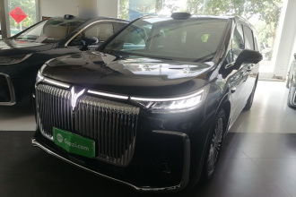 岚图汽车 岚图梦想家 2025款 PHEV 四驱尊贵乾崑版