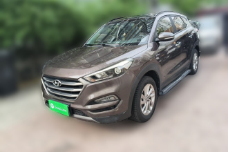 现代 途胜 2015款 1.6T 双离合两驱智能型