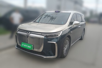 岚图汽车 岚图梦想家 2025款 PHEV 四驱旗舰乾崑版