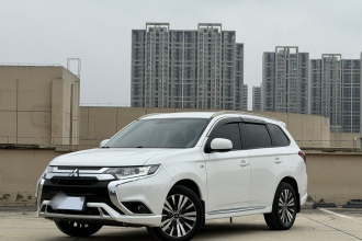 三菱 欧蓝德 2021款 改款 2.0L 两驱畅行版 5座