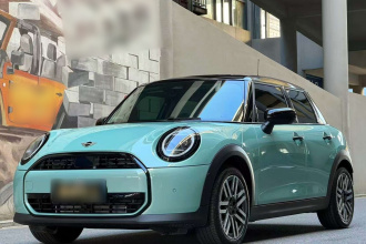 MINI 2025款 1.5T COOPER 经典派 五门版