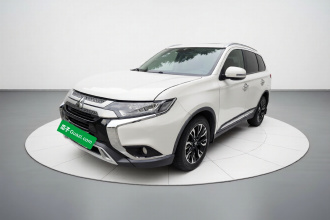 三菱 欧蓝德 2019款 2.0L 两驱畅享版 5座 国VI