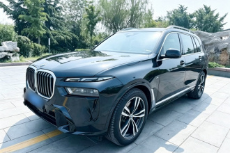 宝马X7 2023款 xDrive40i 尊享型M运动套装