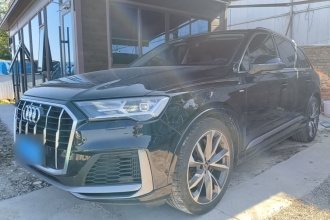 奥迪Q7 2022款 55 TFSI quattro S line运动型