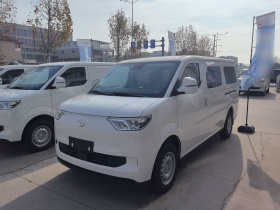 瑞驰汽车 瑞驰新能源EC75 2026款 客运 智行超充版 先锋型Ⅰ 6座