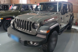 Jeep 牧马人 2021款 2.0T 罗宾汉四门版