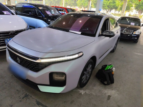 宝骏RC-5 2020款 1.5L 手动智耀豪华型