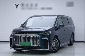 岚图汽车 岚图梦想家 2025款 PHEV 四驱旗舰鲲鹏版