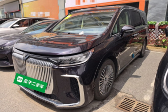 岚图汽车 岚图梦想家 2025款 PHEV 四驱旗舰鲲鹏版